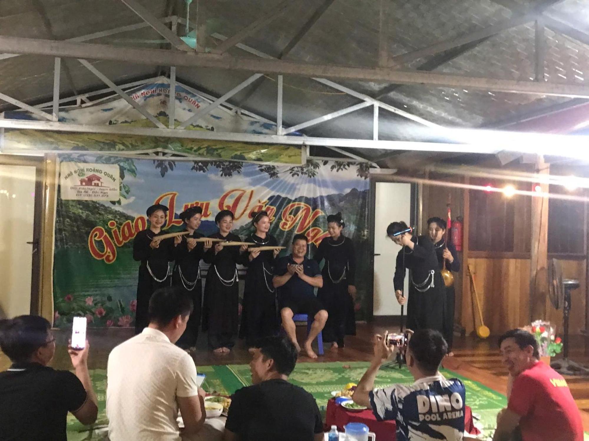 Hoang Quan Homestay Ba Be Екстериор снимка